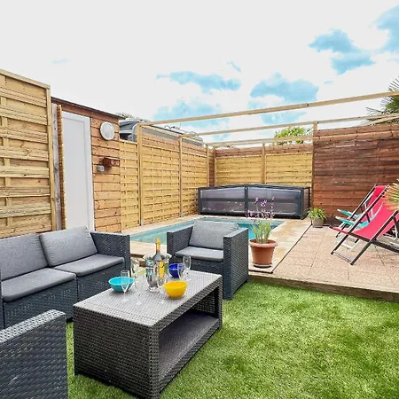 Charmante Location A Proximite De La Et Des Commerces Villa *