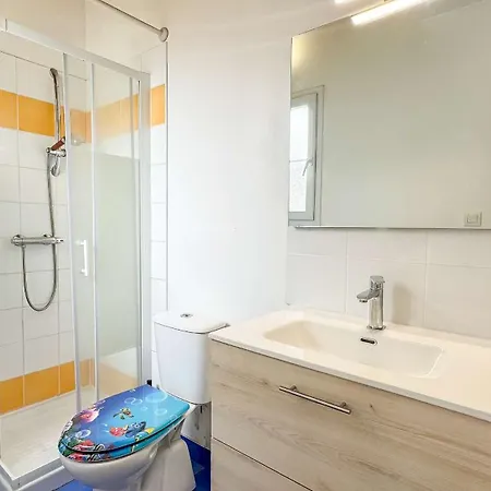 Charmante Location A Proximite De La Et Des Commerces