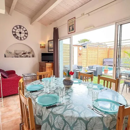 Charmante Location à Proximité De La Et Des Commerces Villa