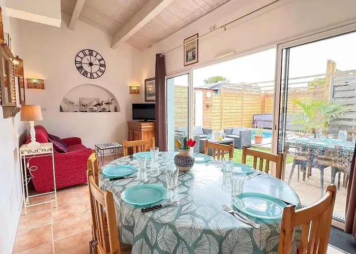 Charmante Location à Proximité De La Et Des Commerces Villa